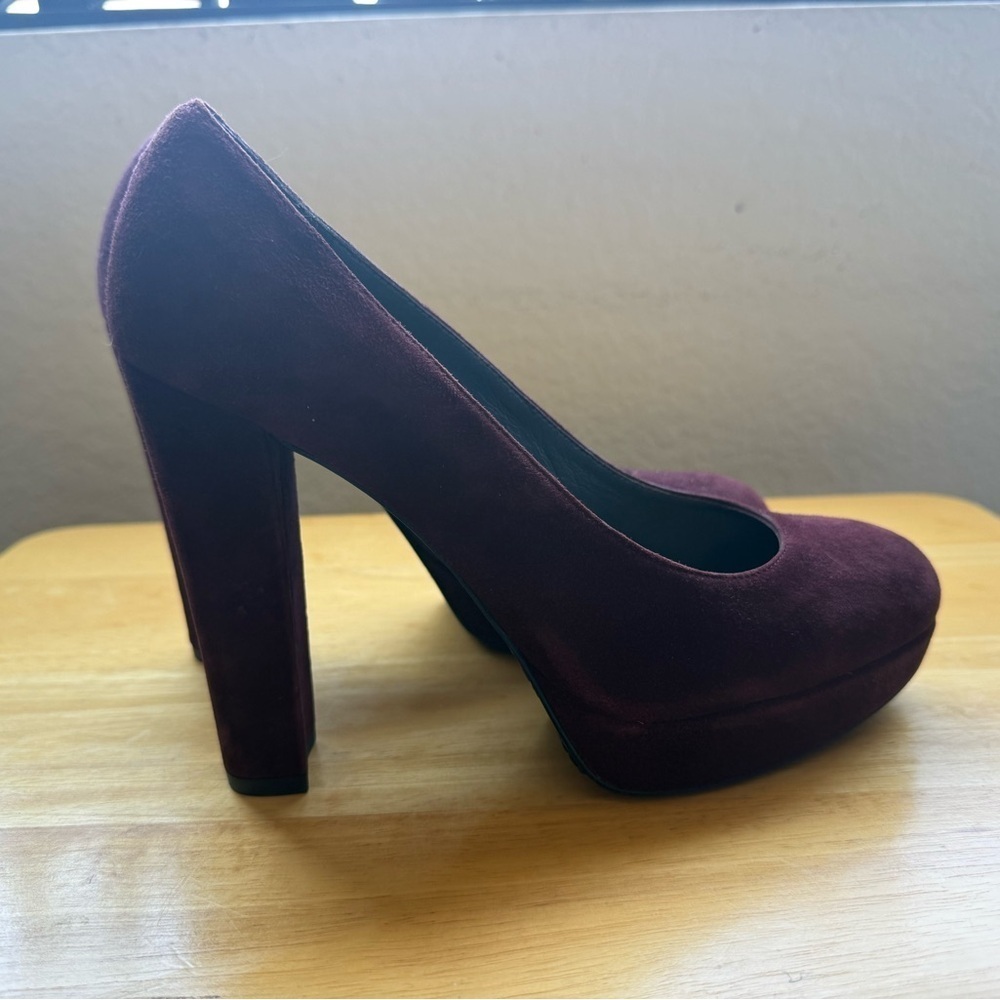 Stuart Weitzman Plum Colored Suede Platform Heels in Size 8